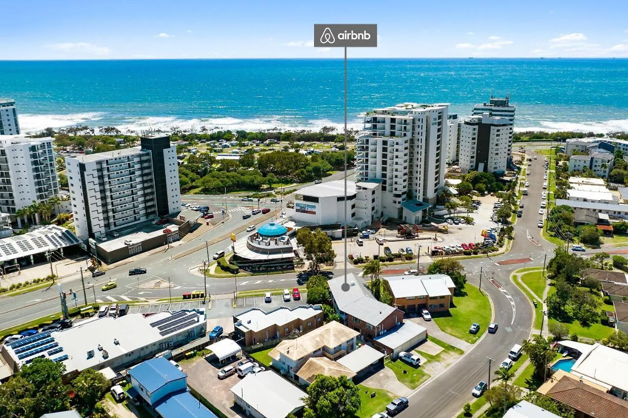 Stylish & Central Coastal Apartment Maroochydore